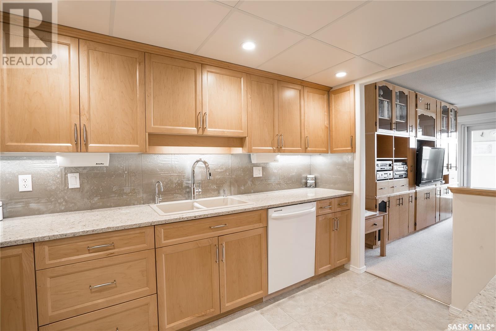 Single Family House High rise for Sale in   Acadia DRIVE Saskatoon 