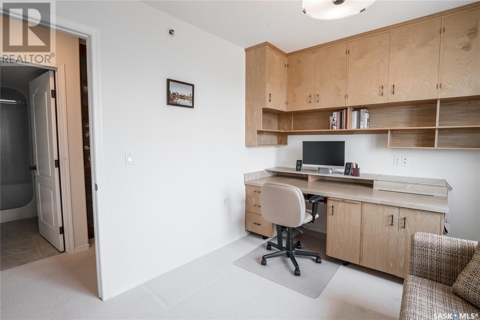 Single Family House High rise for Sale in   Acadia DRIVE Saskatoon 