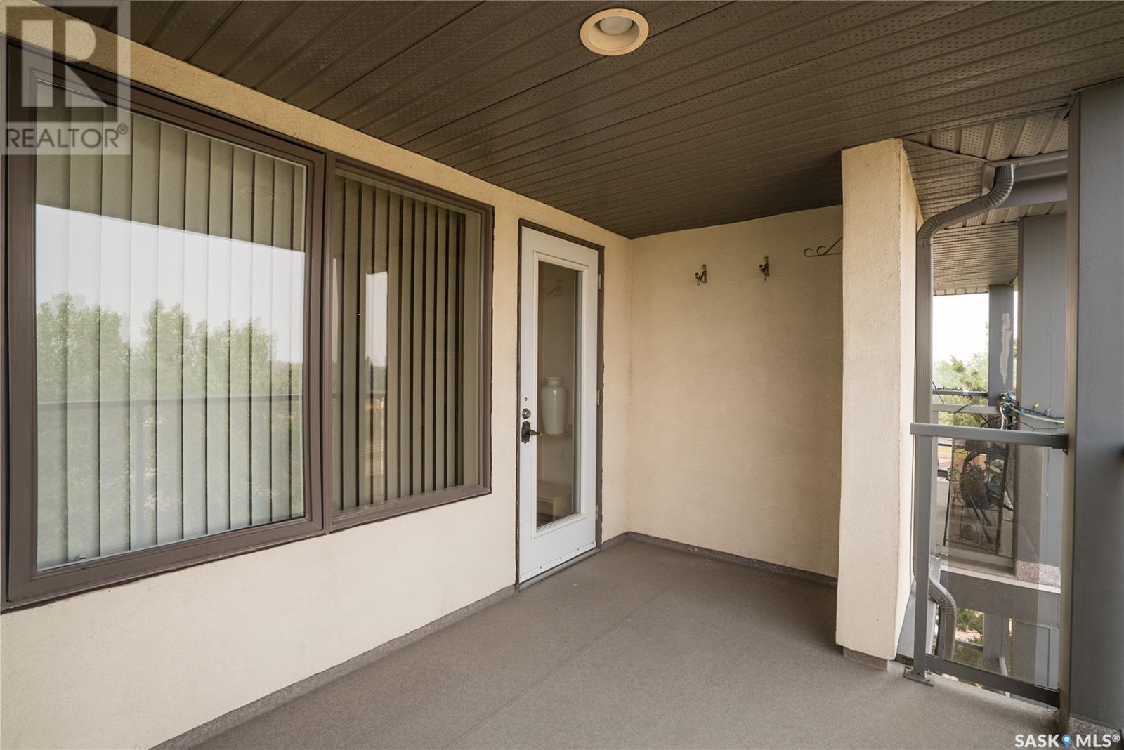 Single Family House High rise for Sale in   Acadia DRIVE Saskatoon 