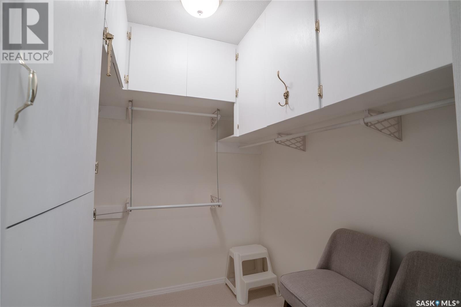 Single Family House High rise for Sale in   Acadia DRIVE Saskatoon 