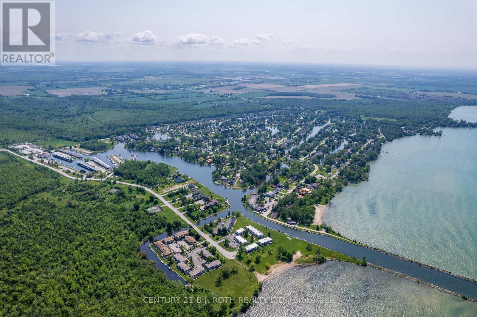 Photo 37 of 26 1 Paradise Boulevard, Ramara ON