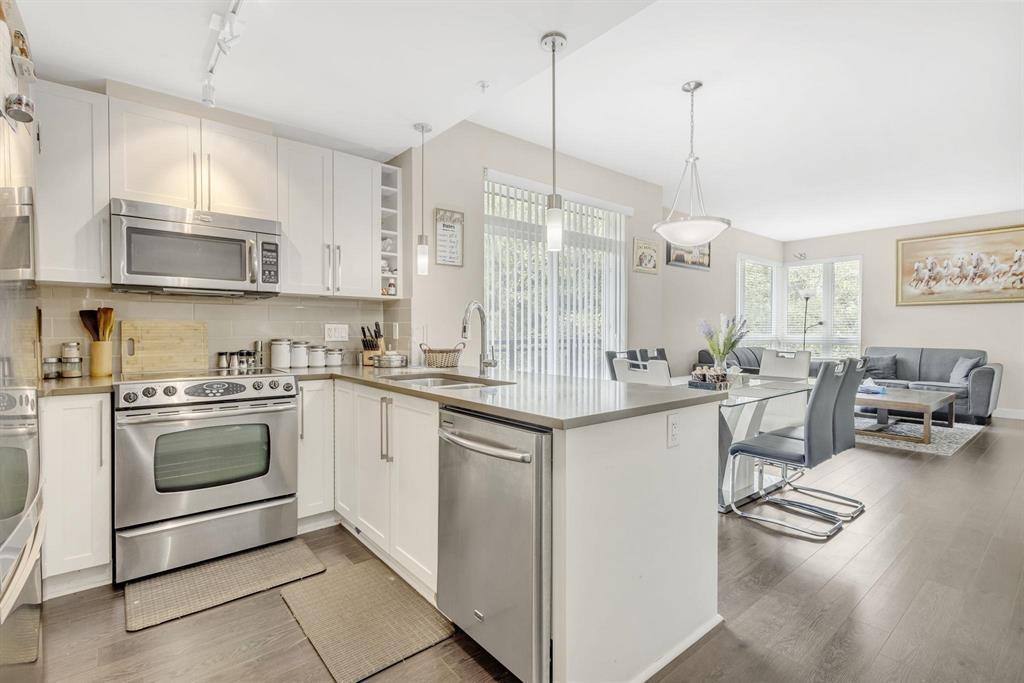 Photo 13 of 413 14358 60 Avenue, Surrey BC