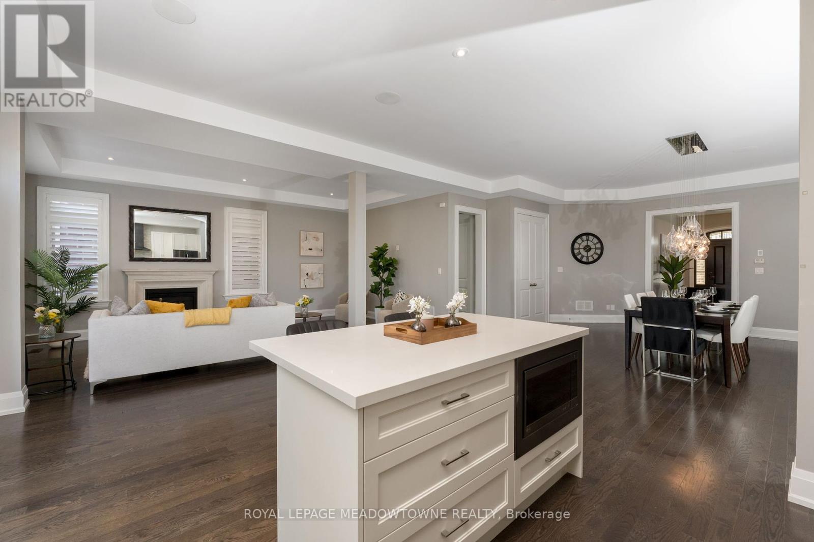 Photo 10 of 67 West Branch Drive, Halton Hills ON