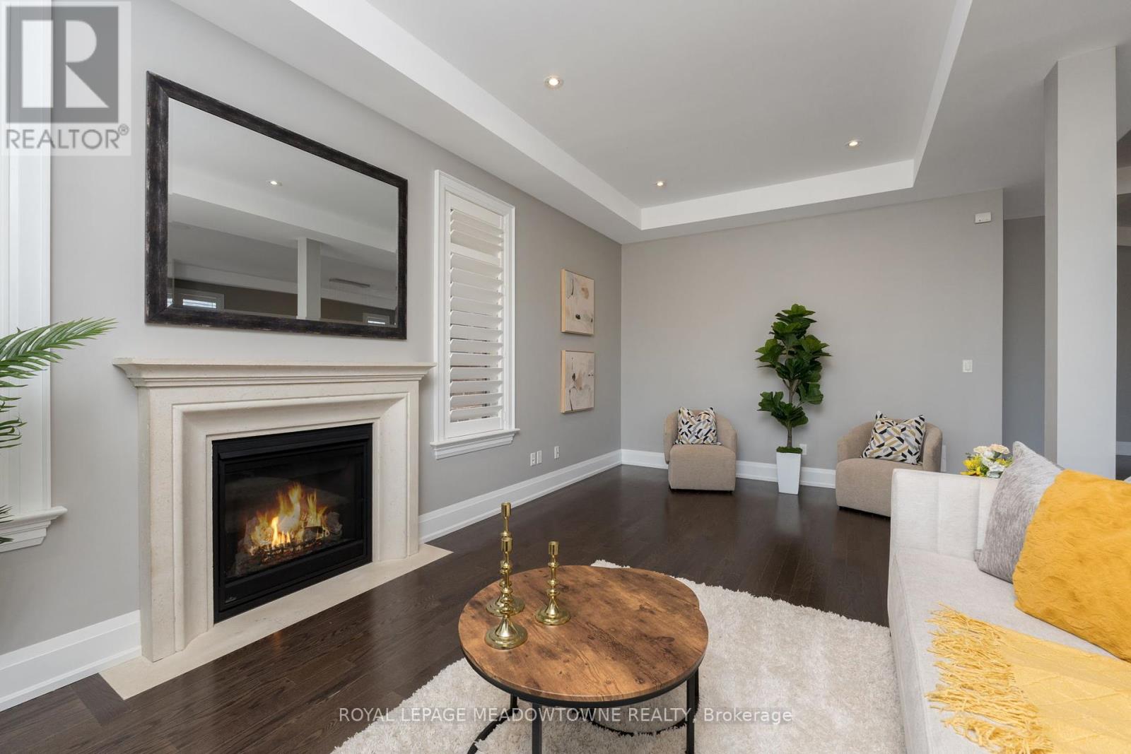 Photo 8 of 67 West Branch Drive, Halton Hills ON