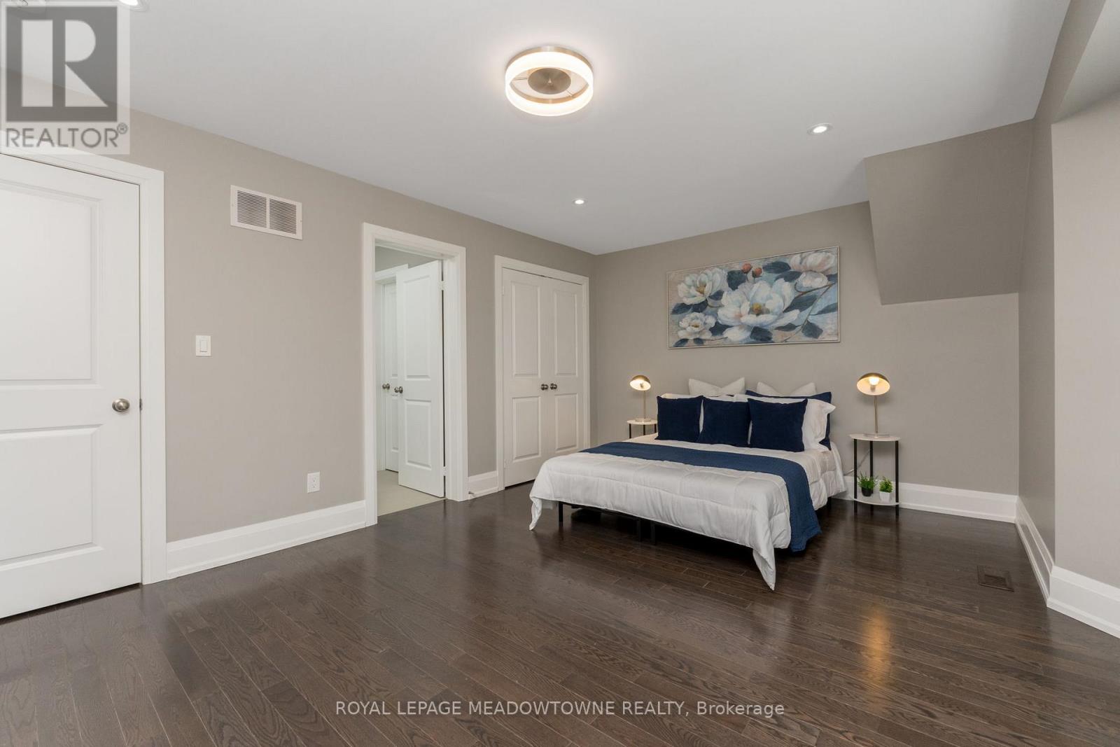Photo 32 of 67 West Branch Drive, Halton Hills ON