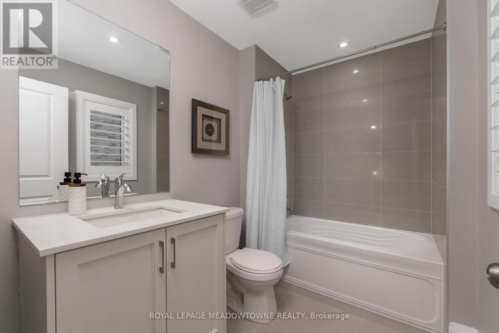 Photo 7 of 67 West Branch Drive, Halton Hills ON