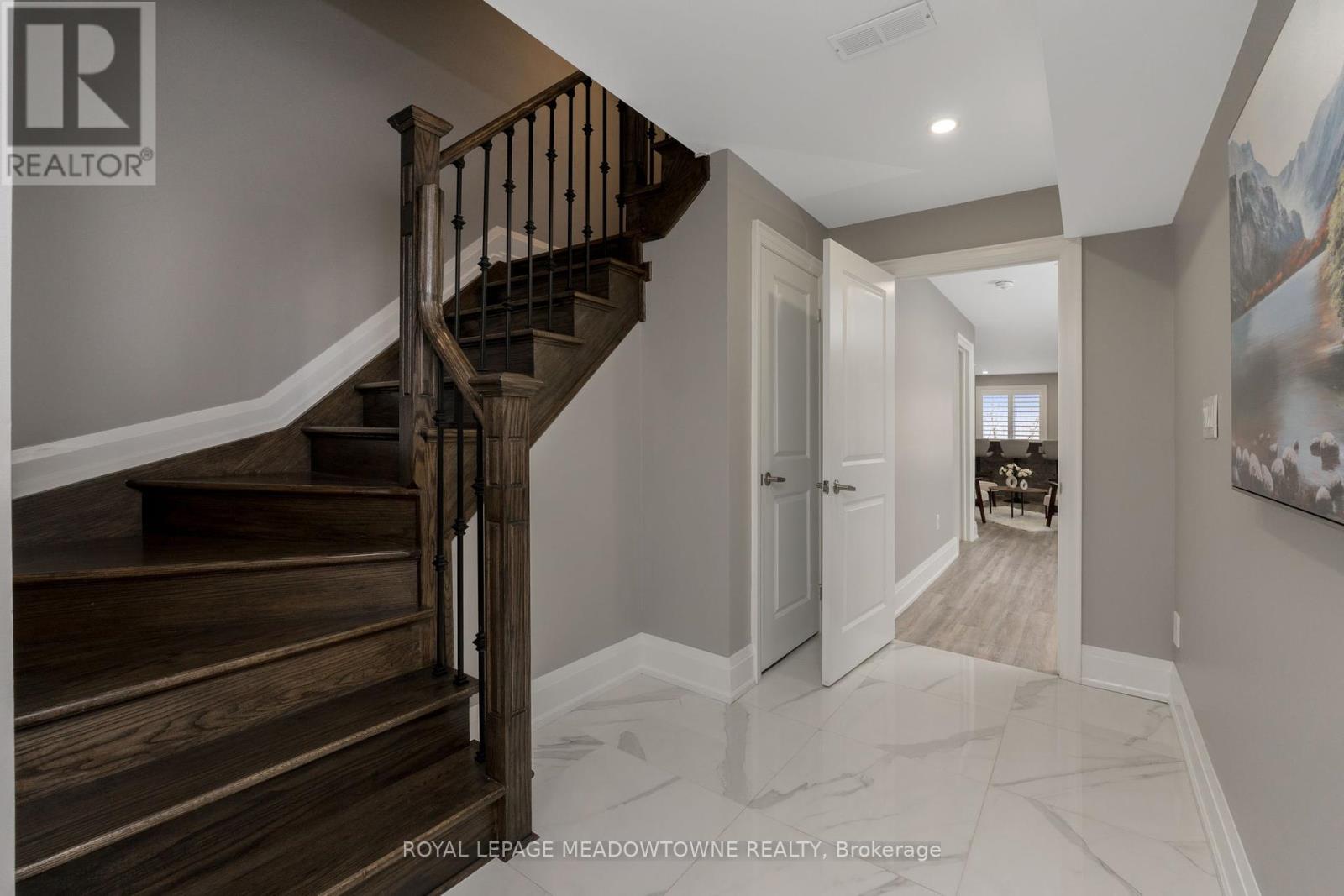 Photo 33 of 67 West Branch Drive, Halton Hills ON