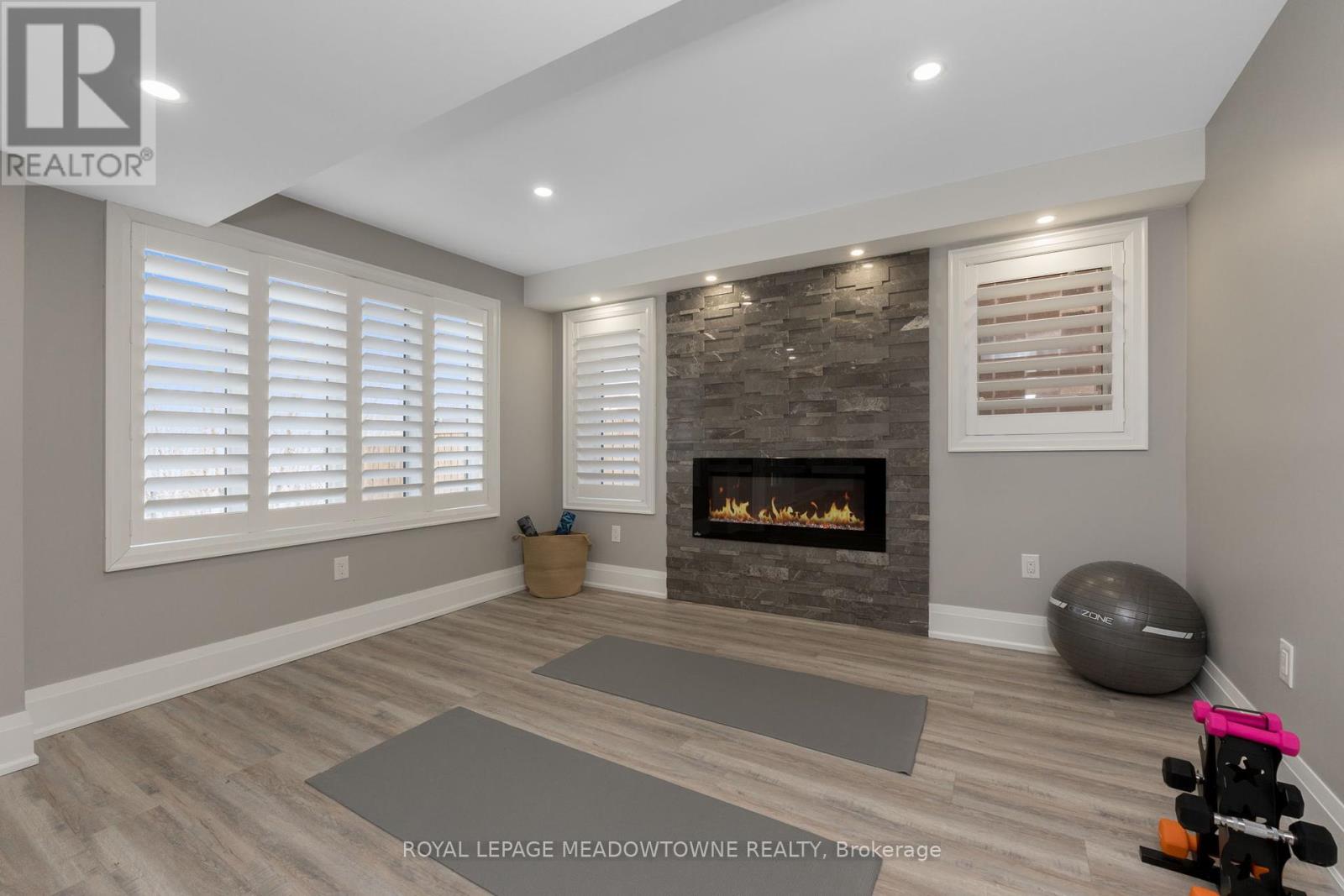 Photo 27 of 67 West Branch Drive, Halton Hills ON