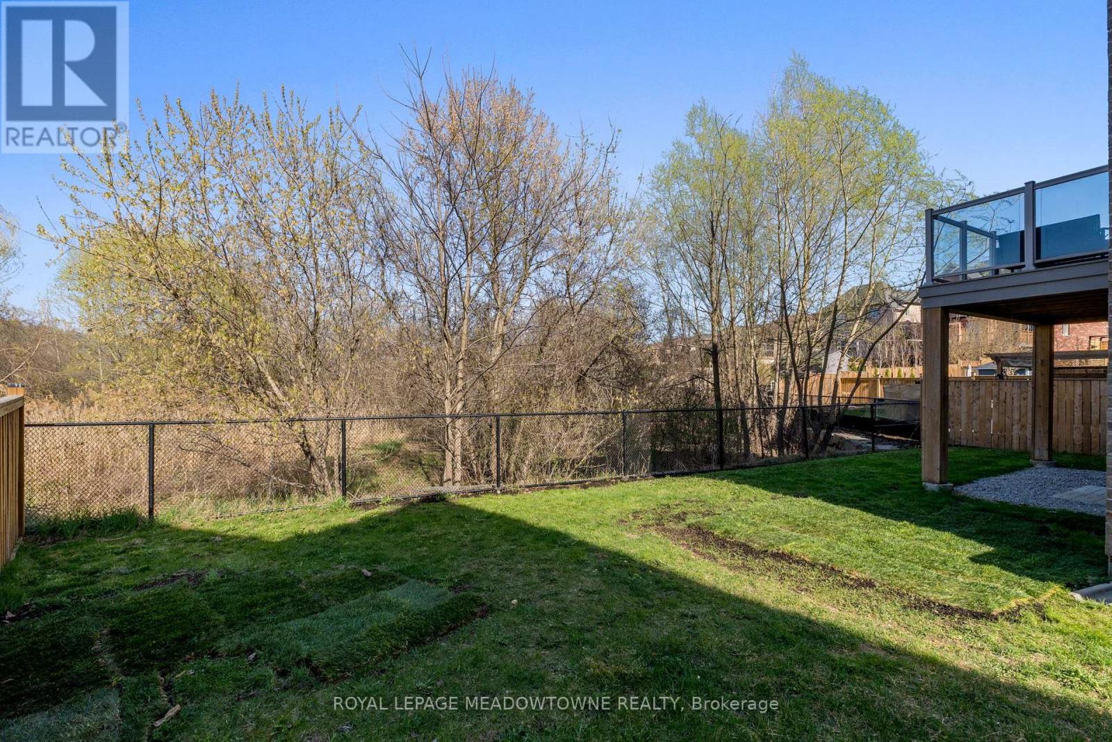 Photo 9 of 67 West Branch Drive, Halton Hills ON