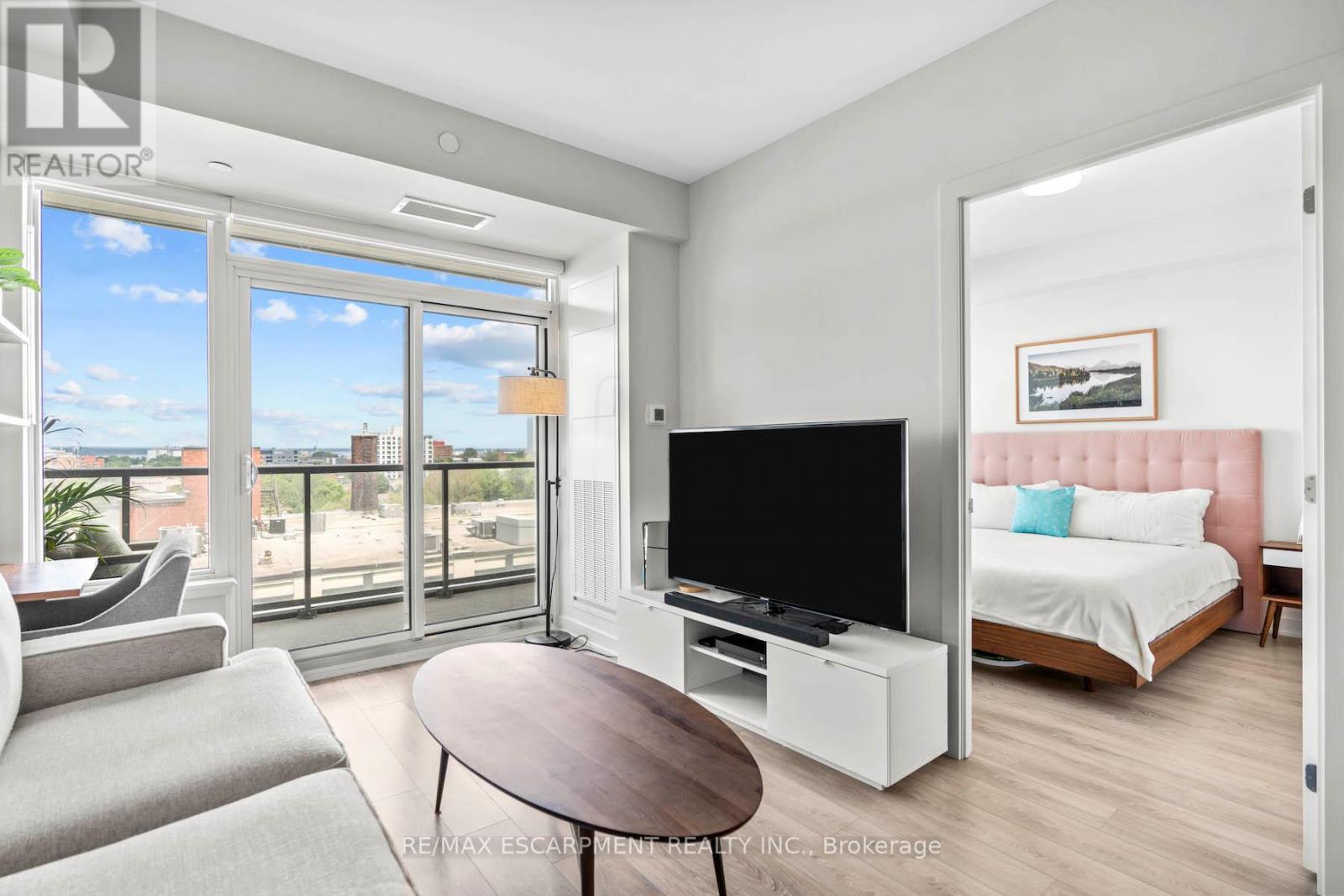Photo 4 of 818 212 King William Street, Hamilton ON