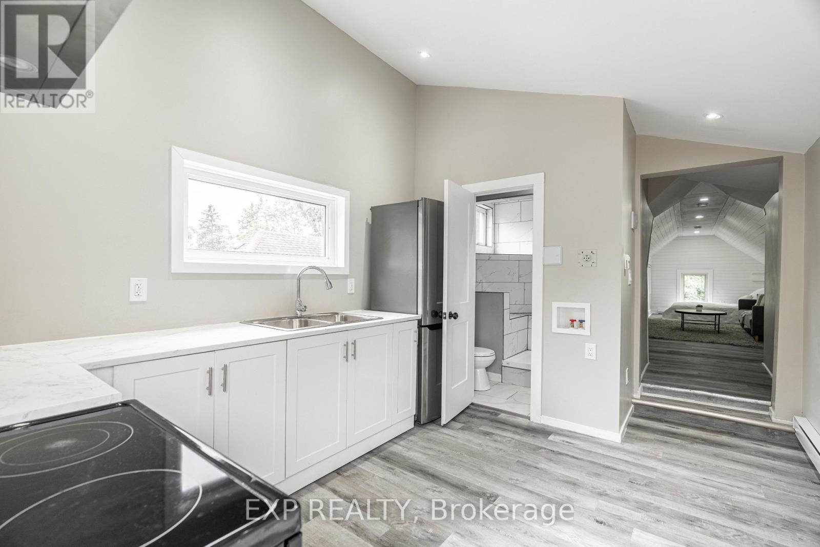 Photo 36 of 354 Spruce Street, London East ON