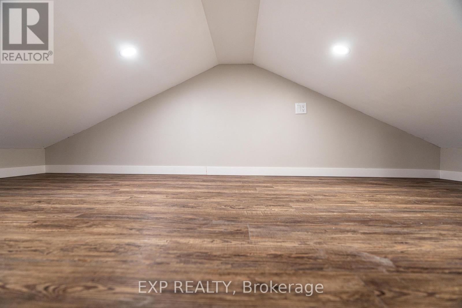 Photo 46 of 354 Spruce Street, London East ON