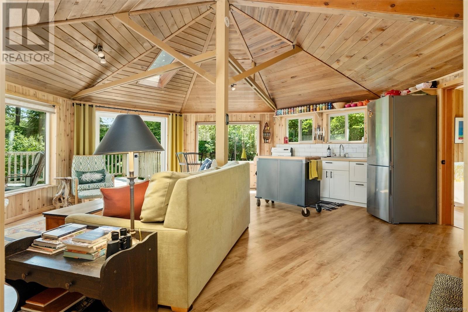 1076 Pacific Rim Hwy, Tofino