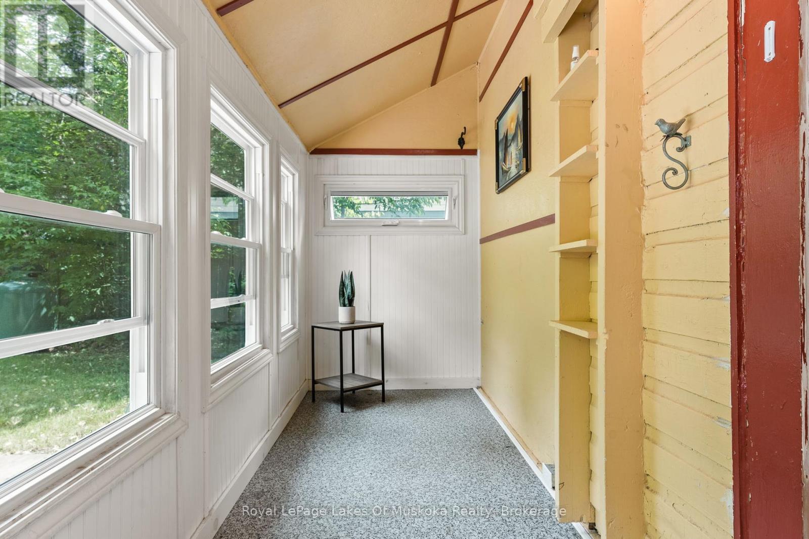 Photo 25 of 8 North Road, Lake Of Bays ON