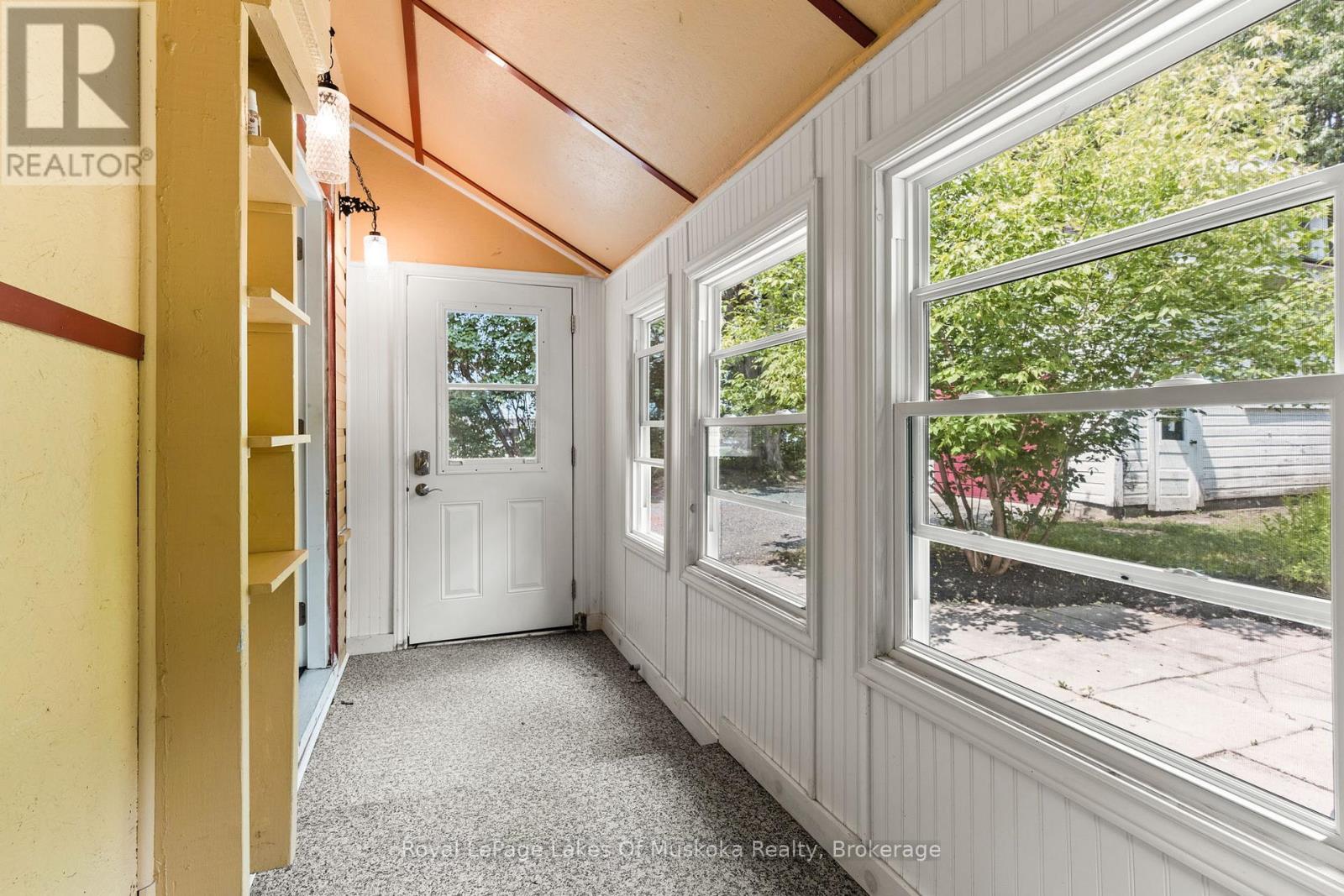 Photo 26 of 8 North Road, Lake Of Bays ON
