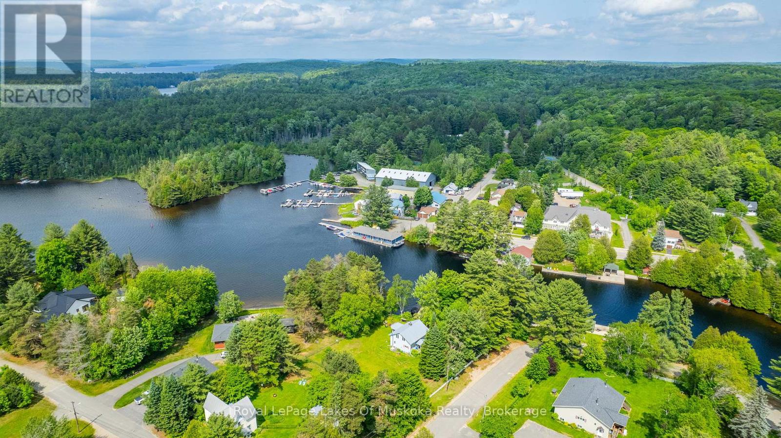 Photo 44 of 8 North Road, Lake Of Bays ON