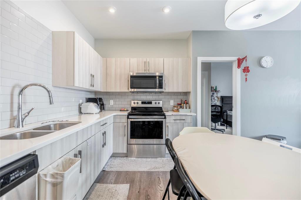 Photo 8 of 731 1355 Lee Boulevard, Winnipeg MB