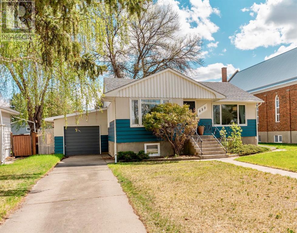 Single Family House Bungalow for Sale in   Street S Victoria Park Lethbridge 