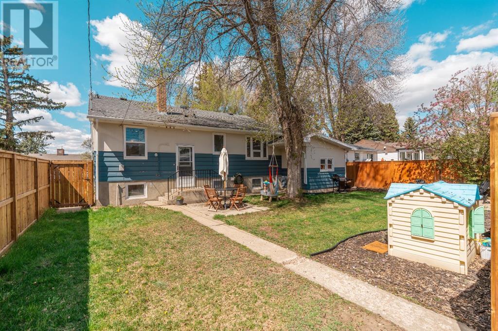Single Family House Bungalow for Sale in   Street S Victoria Park Lethbridge 