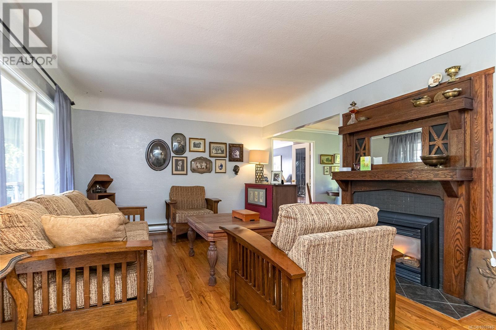  886 Cunningham Road, Esquimalt