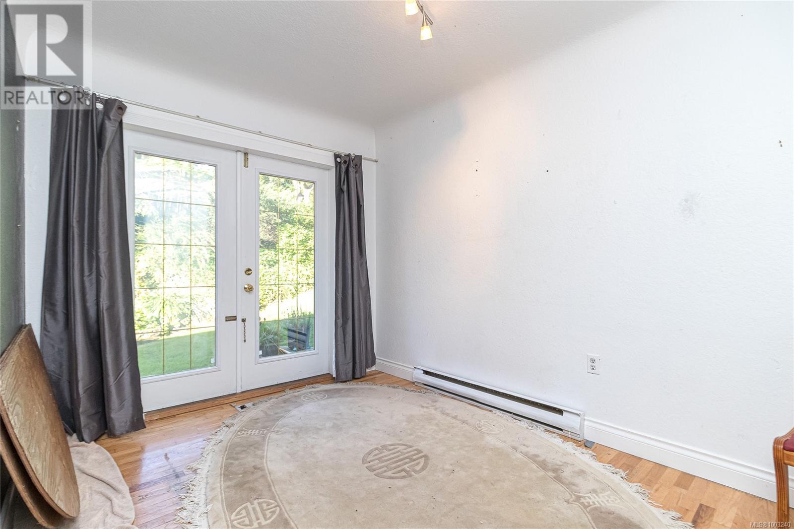  886 Cunningham Road, Esquimalt
