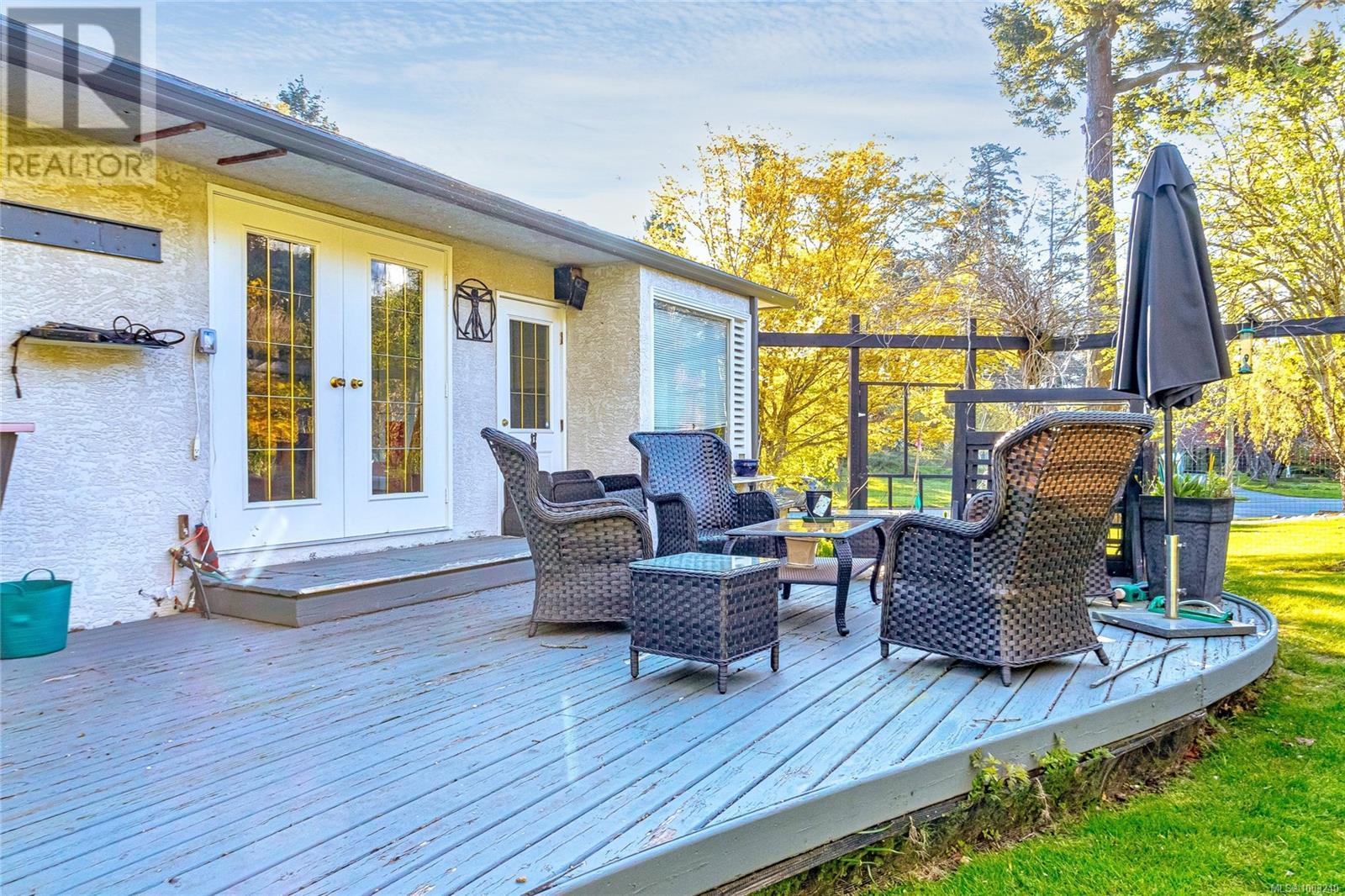  886 Cunningham Road, Esquimalt