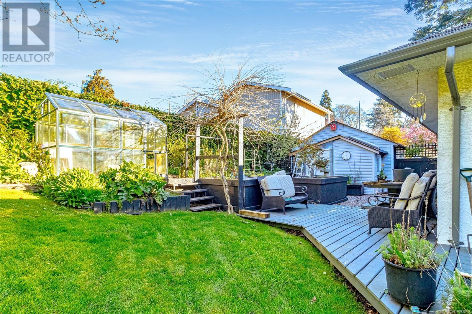  886 Cunningham Road, Esquimalt