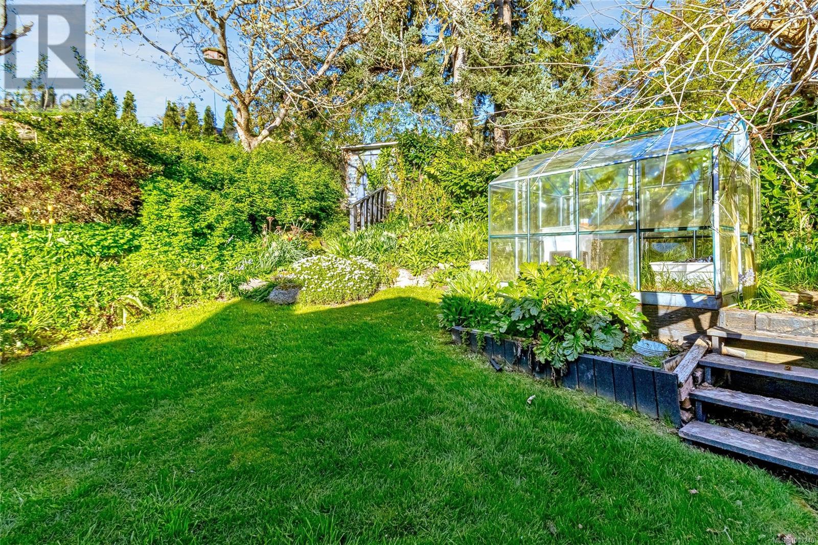  886 Cunningham Road, Esquimalt