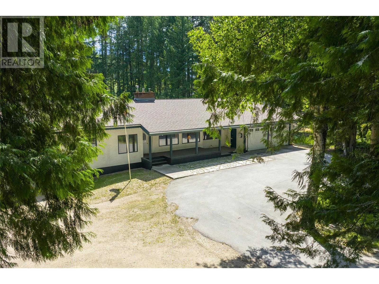 1557 Nichol Road, Revelstoke