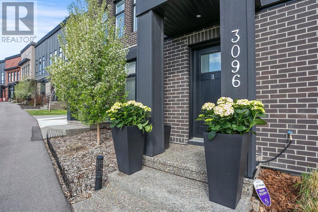 3096 85 Street SW, Calgary, Alberta