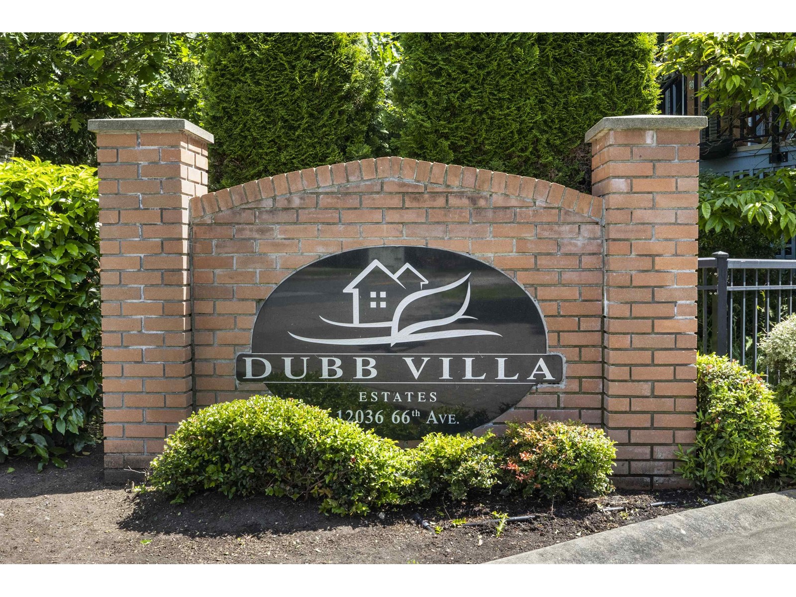 Photo 4 of 1 12036 66 Avenue, Surrey BC
