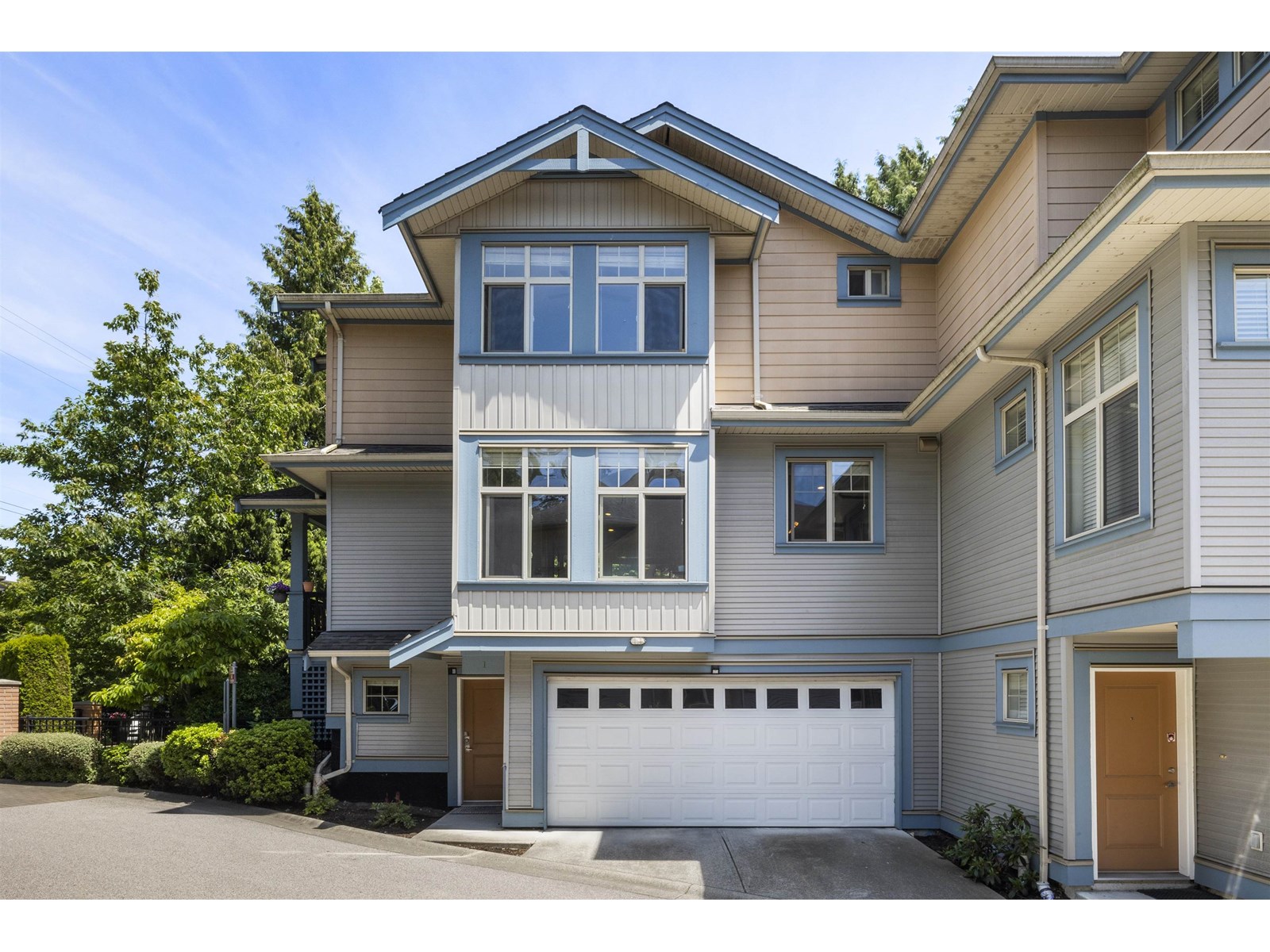 Photo 2 of 1 12036 66 Avenue, Surrey BC