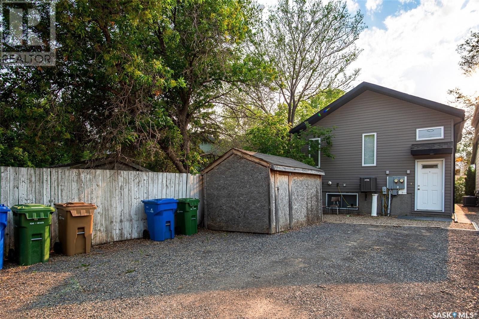 Photo 5 of 119 St John Street N, Regina SK