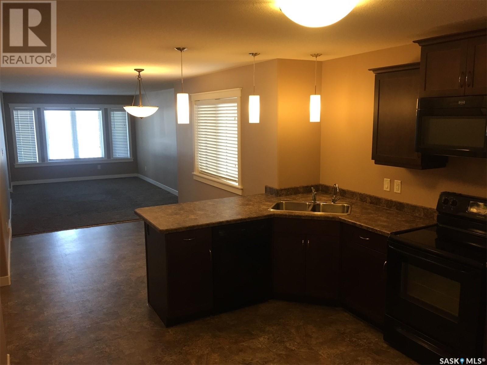 Photo 7 of 119 St John Street N, Regina SK