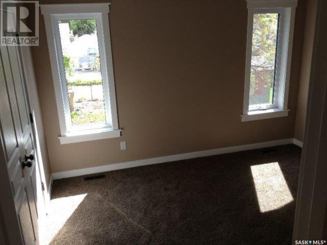 Photo 8 of 119 St John Street N, Regina SK