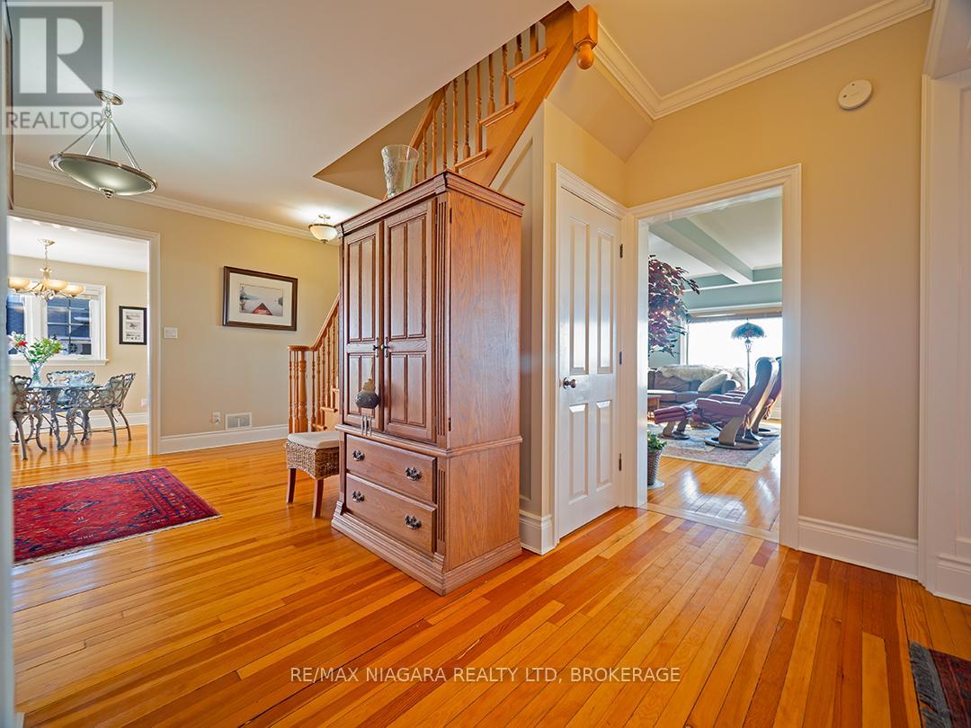Photo 12 of 101 Tennessee Avenue, Port Colborne ON
