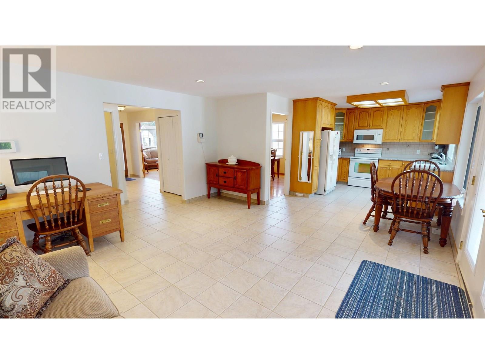 142 LOWE STREET, Quesnel