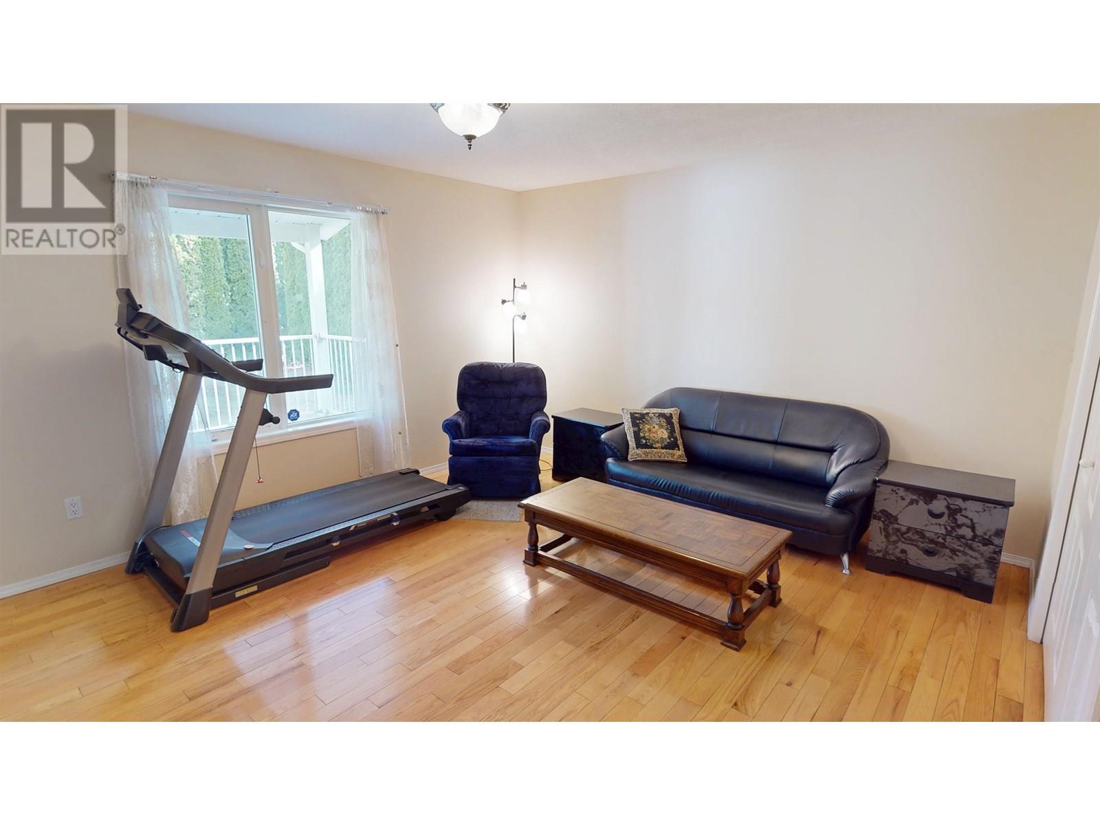 142 LOWE STREET, Quesnel