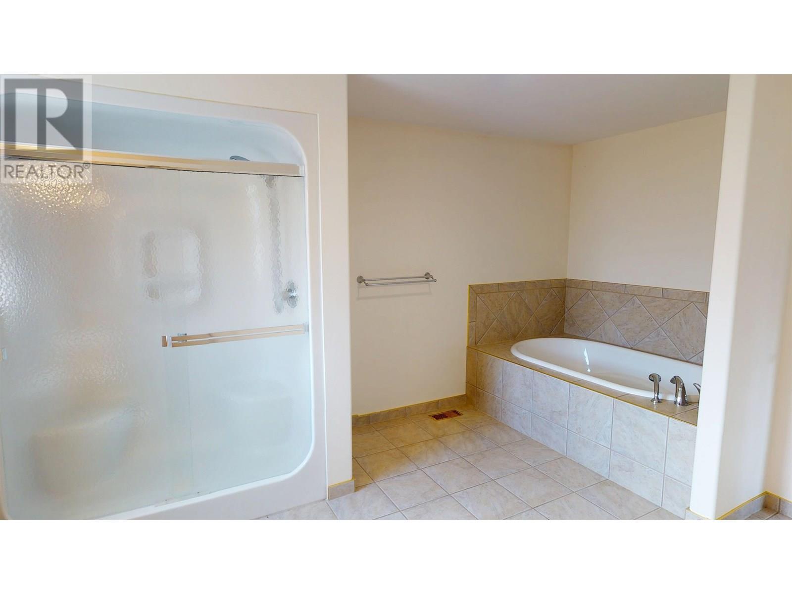 142 LOWE STREET, Quesnel