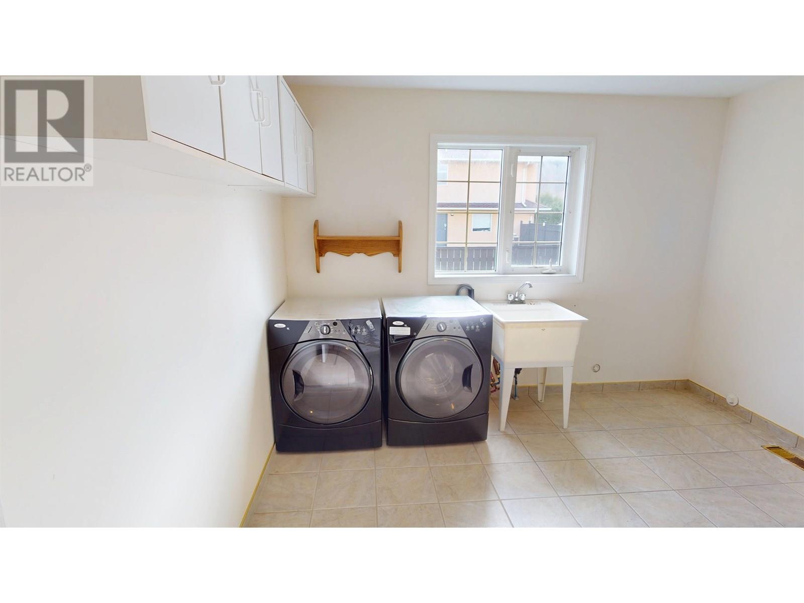 142 LOWE STREET, Quesnel