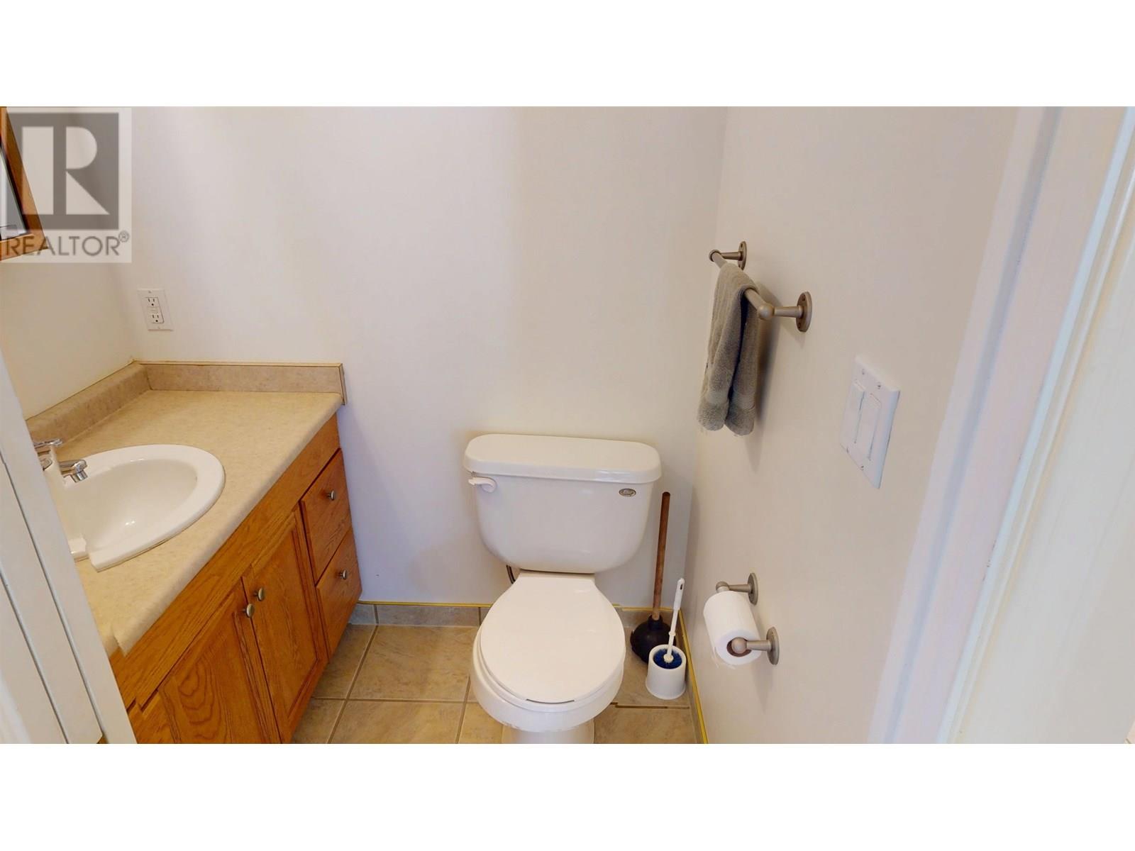 142 LOWE STREET, Quesnel