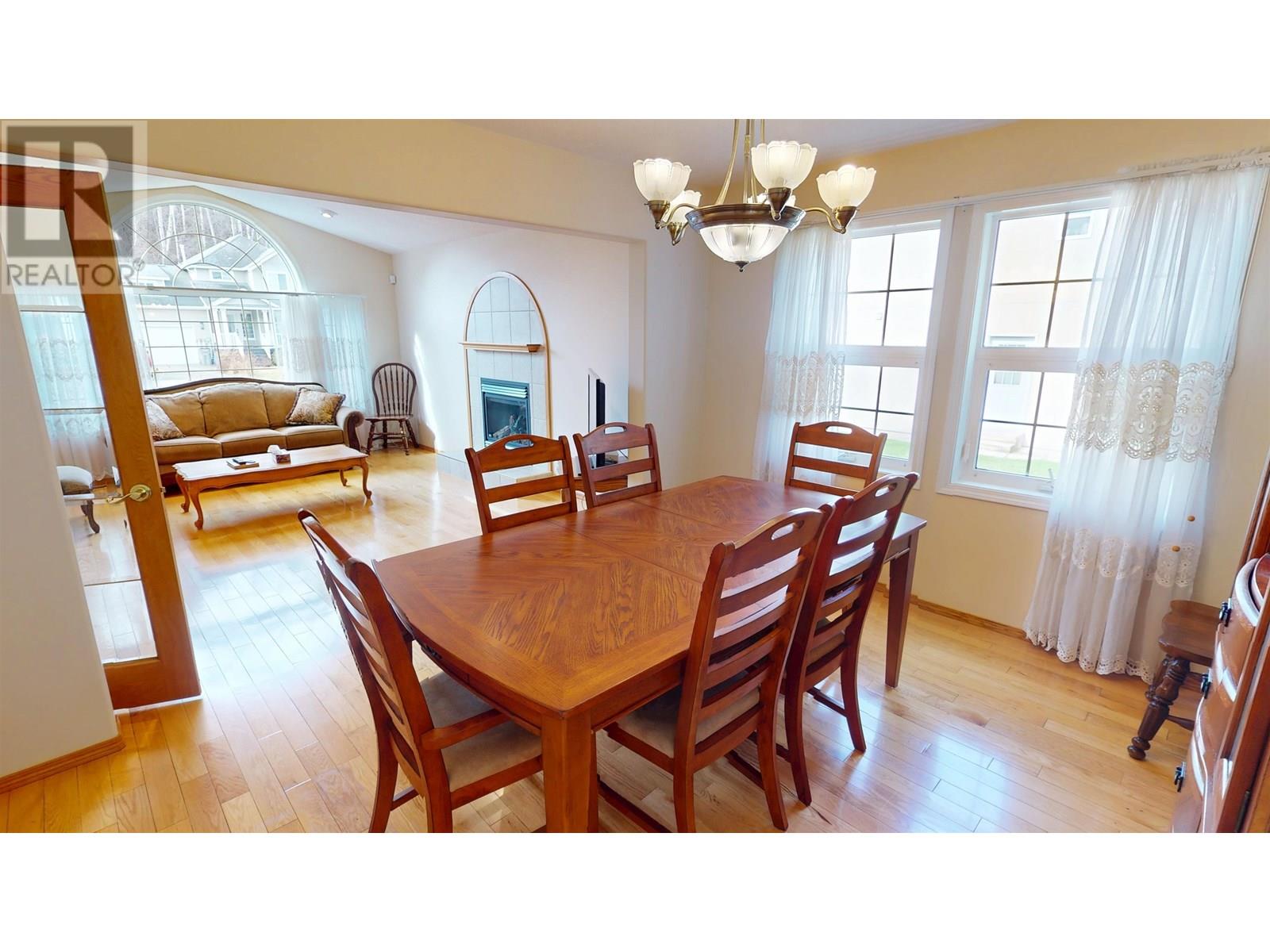 142 LOWE STREET, Quesnel