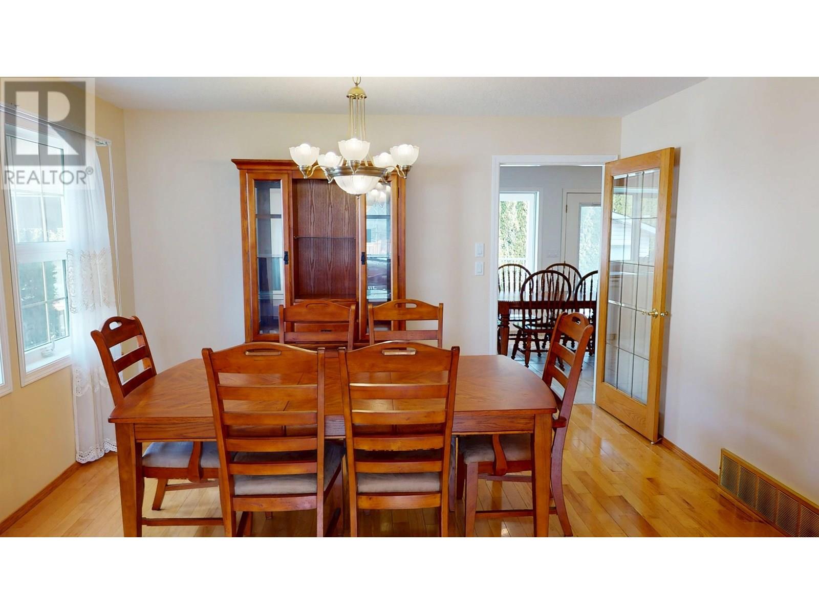 142 LOWE STREET, Quesnel