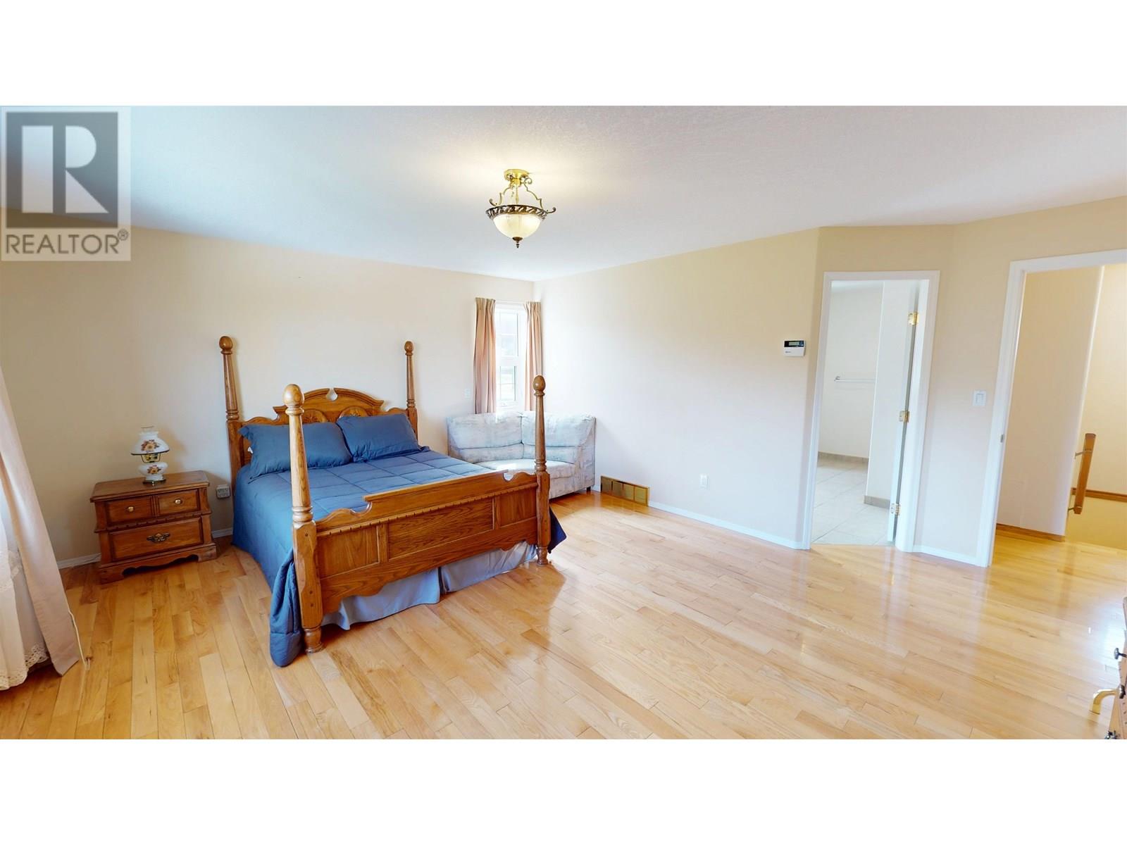 142 LOWE STREET, Quesnel