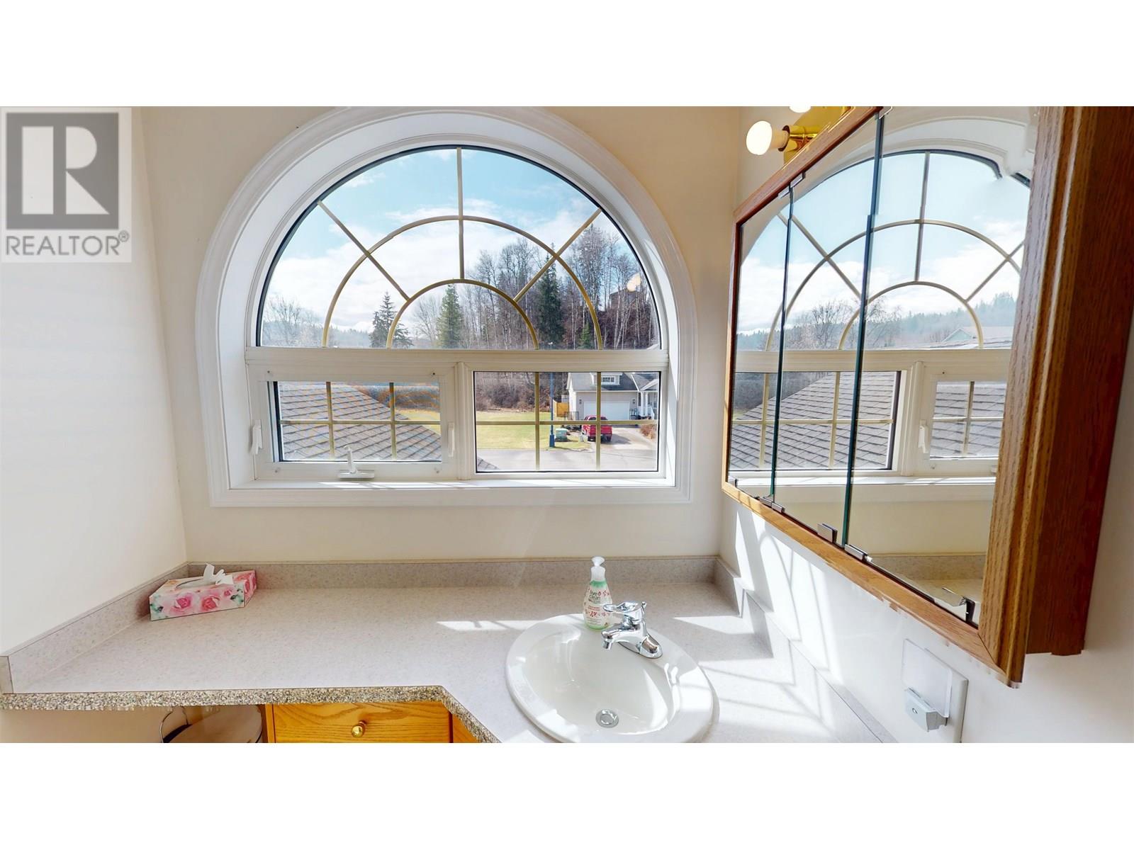 142 LOWE STREET, Quesnel