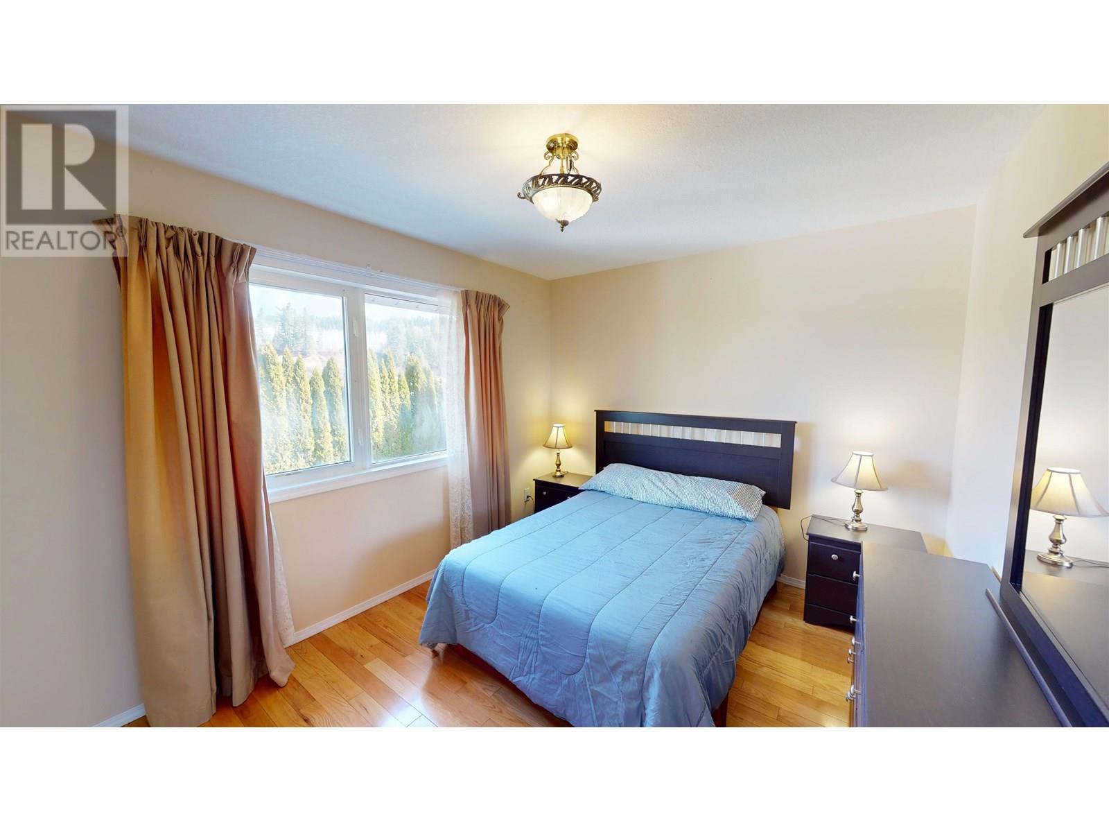 142 LOWE STREET, Quesnel