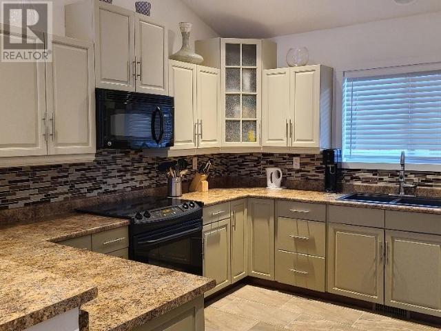 Photo 12 of 3601 Navatanee Drive, Kamloops BC