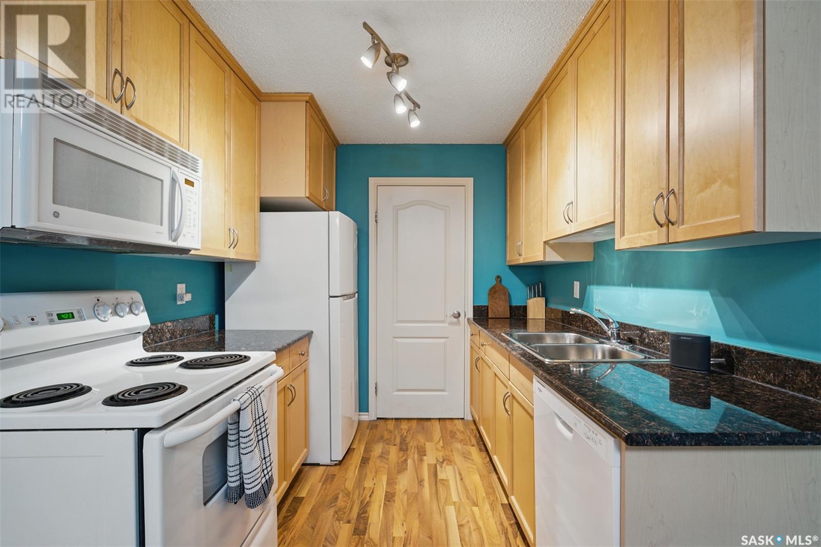 Single Family House Low rise for Sale in H  McKercher DRIVE Saskatoon 