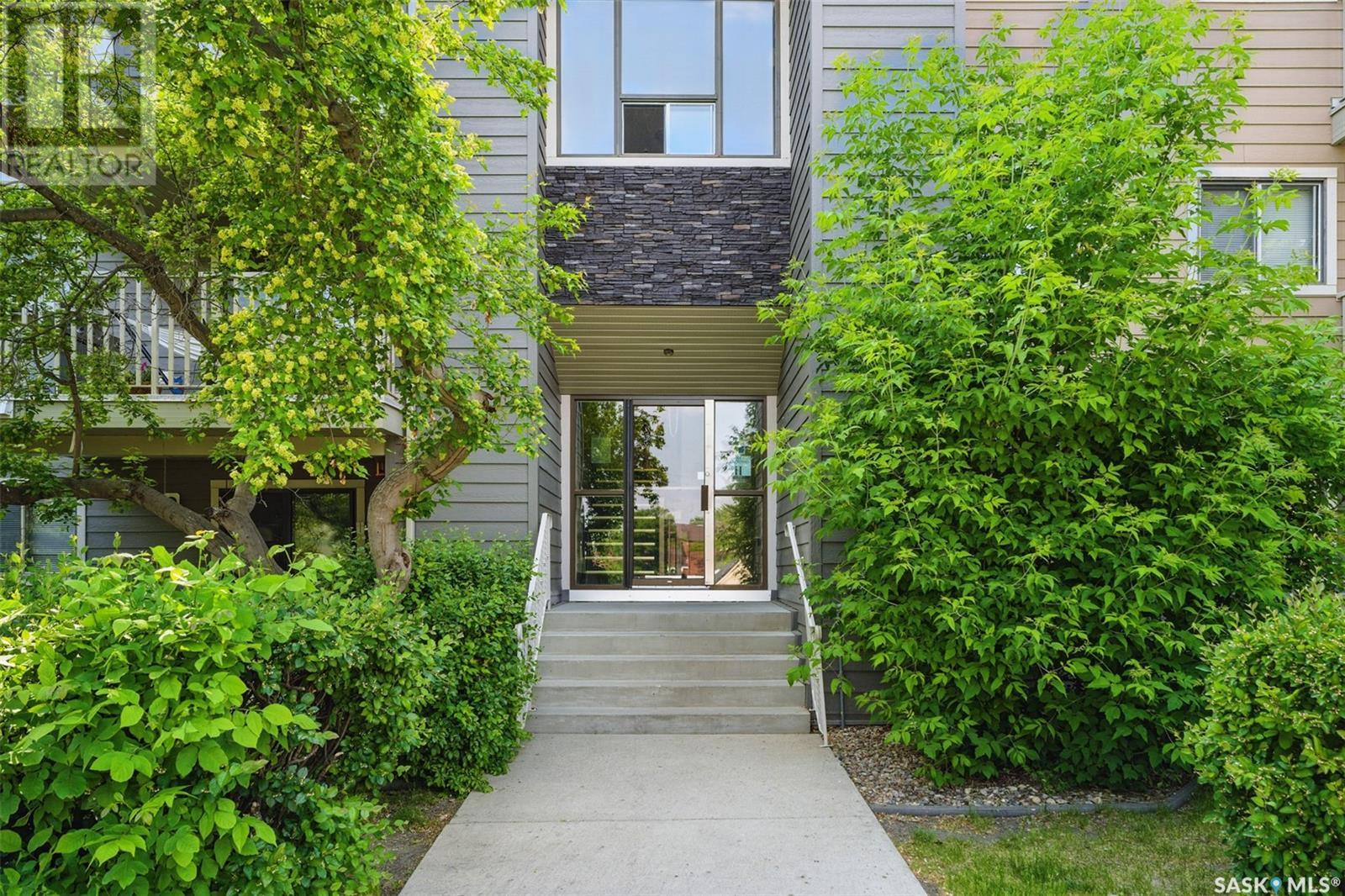 Single Family House Low rise for Sale in H  McKercher DRIVE Saskatoon 