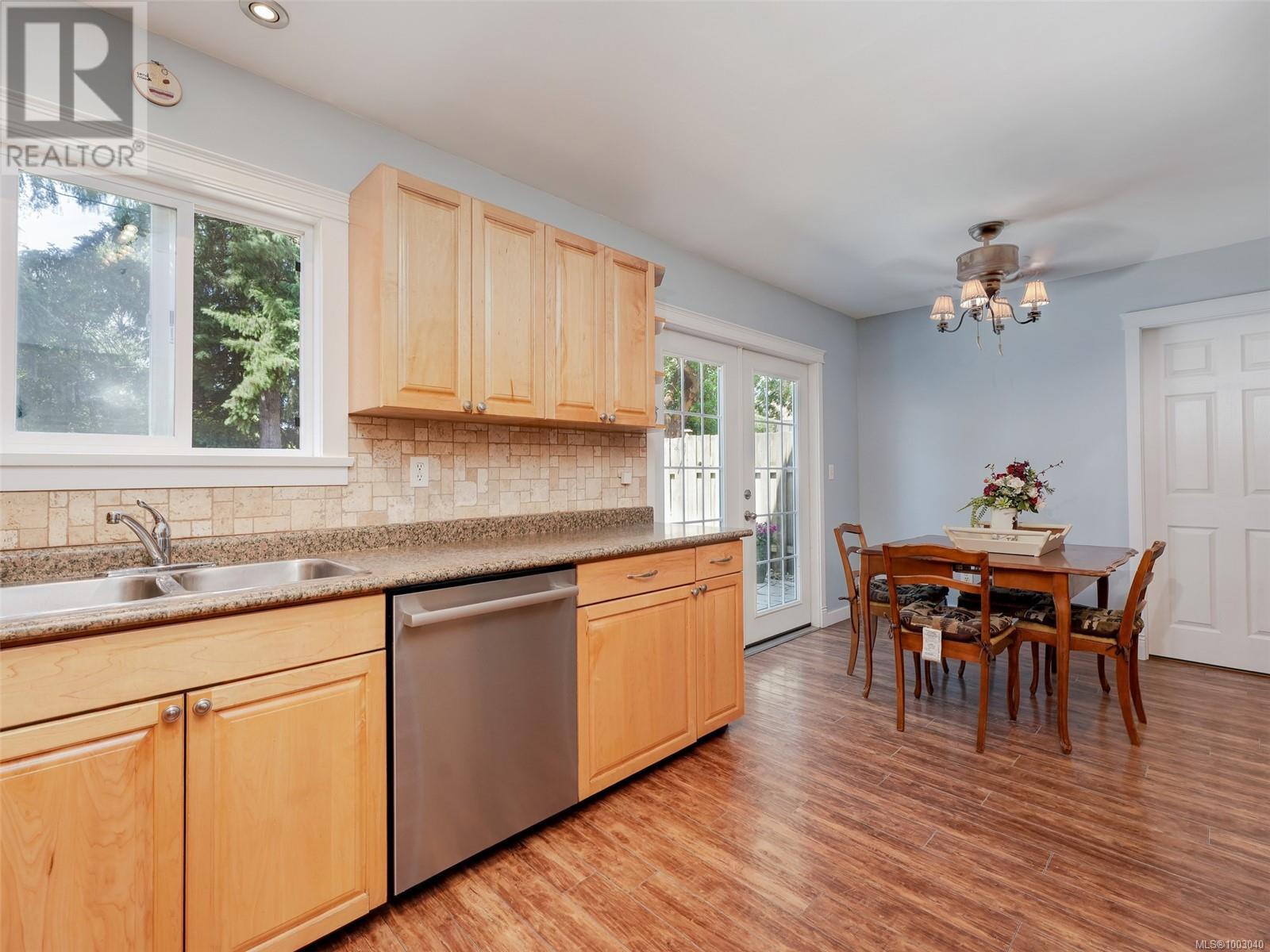2670 Claude Rd, Langford